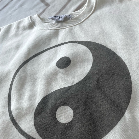 EUC, Princess Polly Women’s Oversized Soft Fleece Crewneck Sweater Peace Size 2 - Picture 6 of 11